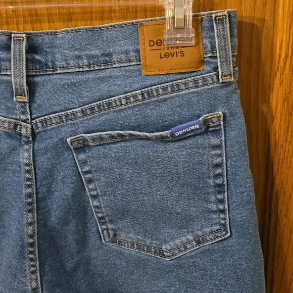 VTG Denizen from Levis Hi-rise Shorts Distressed Raw Hem 30 inch Waist (size 10) - Picture 7 of 15